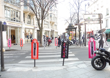 La Petite Robe Noir fait un retour... tenez vous prêt... tout en couleur!